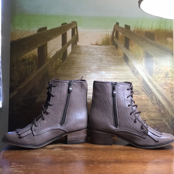 Lace up boots Sz:10 Women’s - Picture 2 of 5